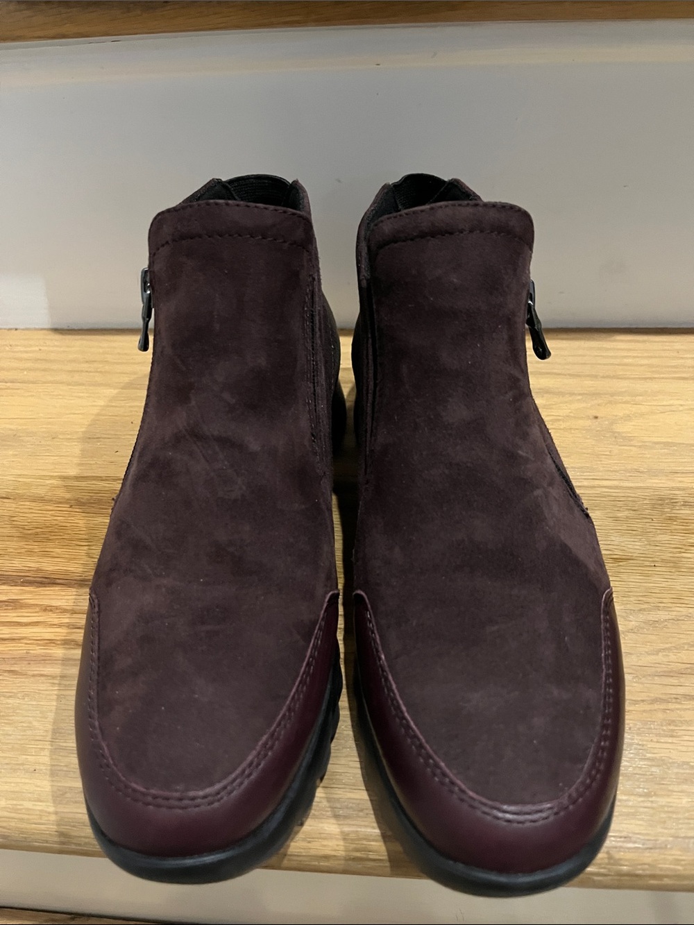 Munro Women's Chukka Boots in Deep Burgundy Suede